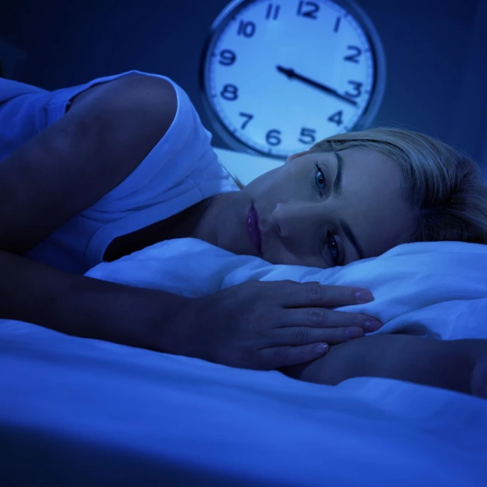 Budzenie się w nocy – co oznacza budzenie się o 2, 3 lub 4 w nocy?