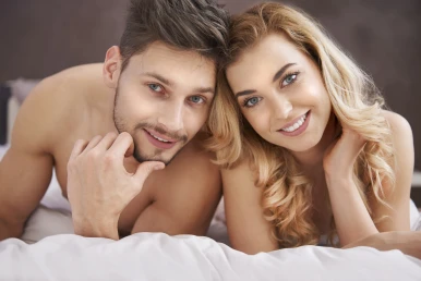 Sypialnia dla dwojga: jak stworzyć przestrzeń sprzyjającą intymności i relacji