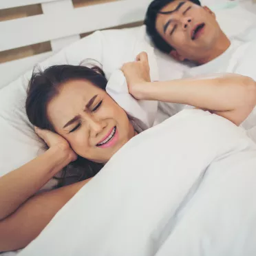Co zrobić, gdy partner chrapie? Praktyczne porady dla spokojnego snu