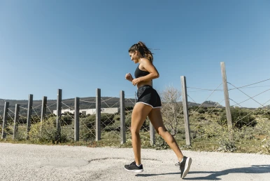 Wpływ snu na wyniki sportowe i kontuzje sportowe