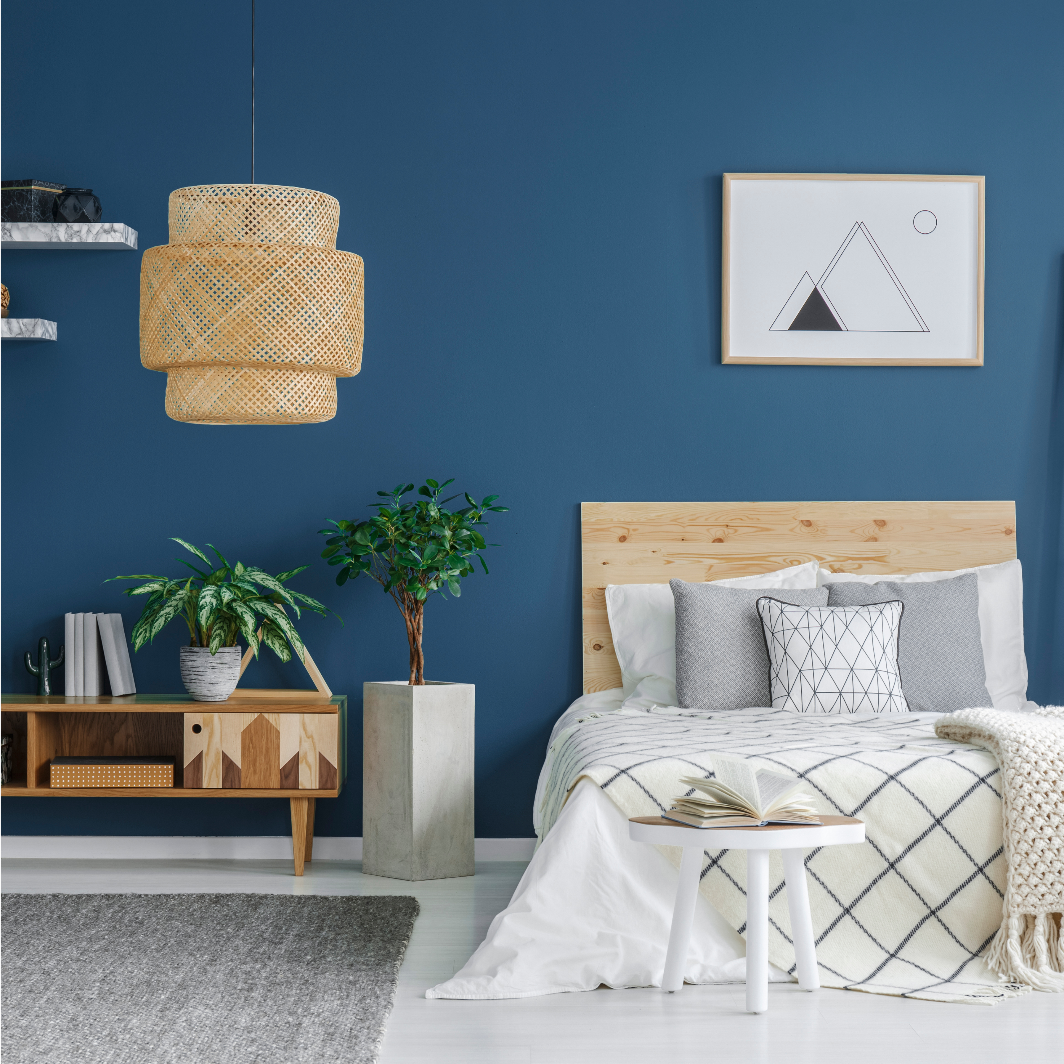 Niebieska sypialnia, niebieska ściana w sypialni - Artykuł FDM